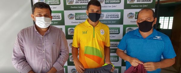 Prefeito recebe atleta Tiago e reafirma apoio ao Esporte
