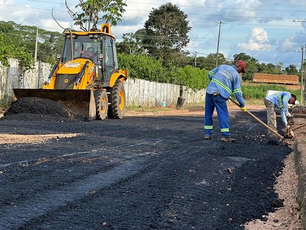 Prefeitura prepara rua 35 para receber asfalto