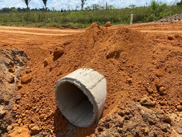 TRIUNFO| Prefeitura investe na instalação de bueiros na zona rural