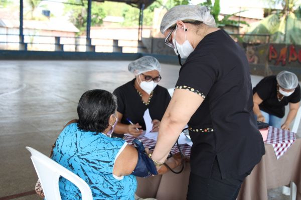 SEMUSA realiza ação de saúde voltada para idosos da colônia dos pescadores