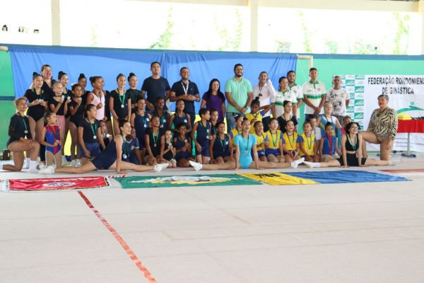Candeias promove Festival de Ginástica Aeróbica