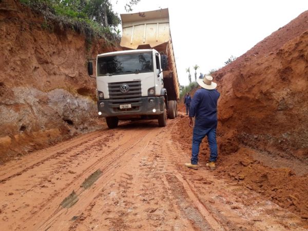 Prefeitura de Candeias do Jamari inicia trabalho da Linha LP 50