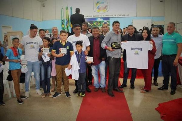 SESSÃO SOLENE HOMENAGEIA &quot;PROFESSORES E ALUNOS DESTAQUE 2019&quot;