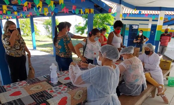 Prefeitura inicia vacinação dos profissionais de educação contra a Covid-19