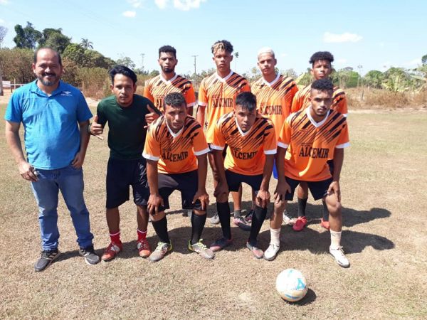Secretaria de Esportes apoia torneio de futebol realizado na Linha 2