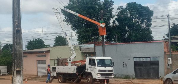 Prefeitura realiza serviço de manutenção da Iluminação pública