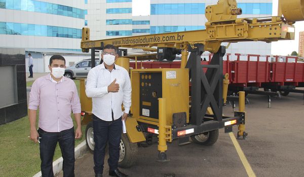 Prefeito Lucivaldo Fabrício participou da Solenidade de entrega de equipamentos e maquinários