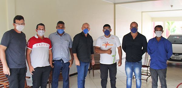 Nesta tarde (04) o prefeito Lucivaldo recebeu em sua residência o Deputado Estadual Ezequiel Neiva