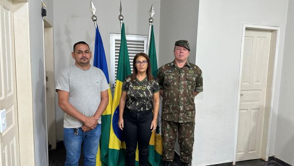 Prefeito interino toma posse como presidente da Junta de Serviço Militar