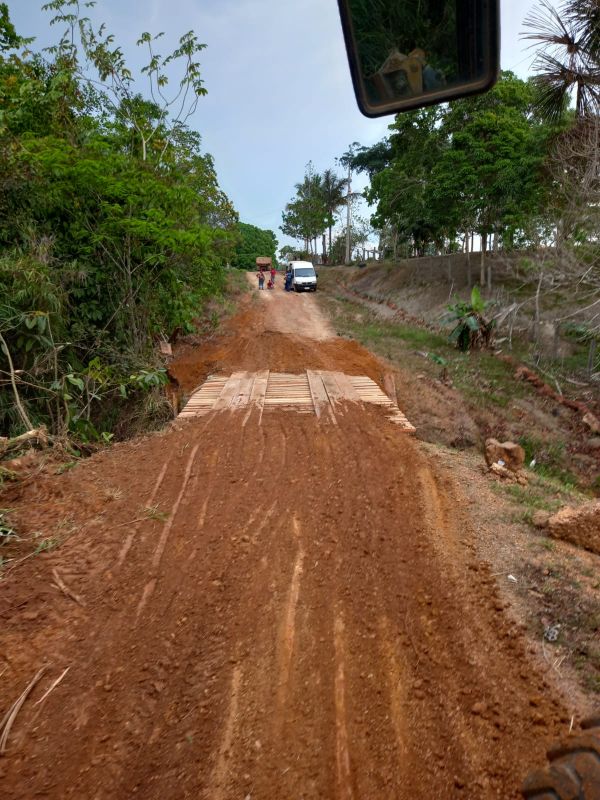 SEMOB realiza serviço de recuperação na Ponte da Linha 64 no PAMUS