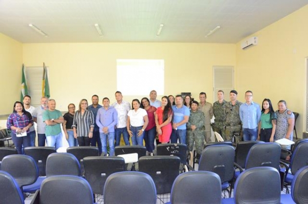 Reunião discute criação da comissão interinstitucional de educação ambiental em Candeias