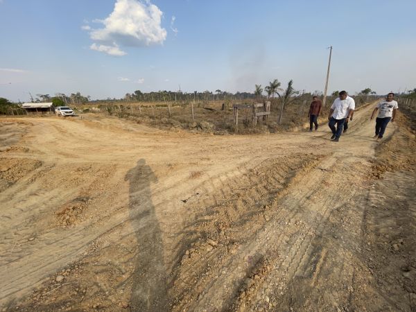 Semob realiza recuperação e manutenção de estradas vicinais na Linha 42