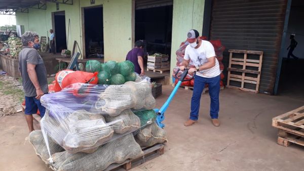 Com apoio no escoamento da produção, Prefeitura aquece vendas das Feiras Municipais e Atacados