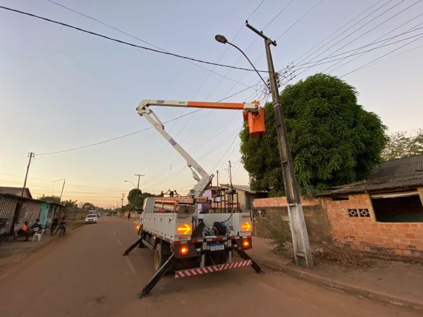 Prefeitura segue com o cronograma de iluminação pública por todos os bairros