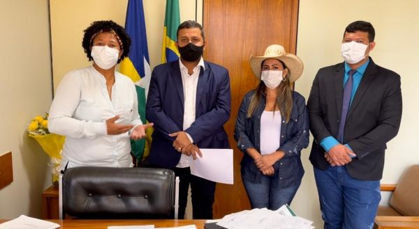 Em Brasília, Prefeito se reune com Deputada em busca de Emendas Parlamentares para o município.