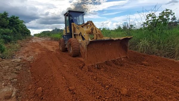 Prefeitura e DER recuperam estrada da LP 643 e beneficia comunidade