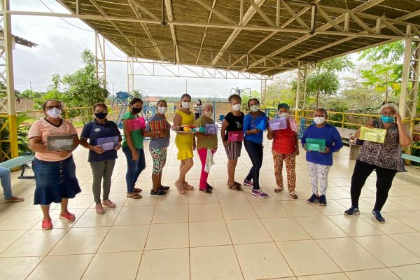 Secretaria de Cultura realiza trabalho de artesanato com a terceira idade