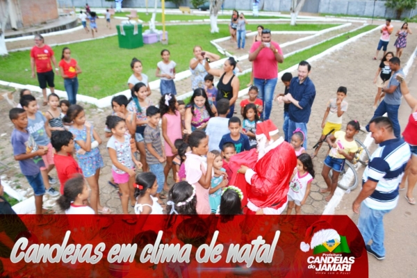 Papai Noel chega a Candeias do Jamari no caminhão do Corpo de Bombeiros